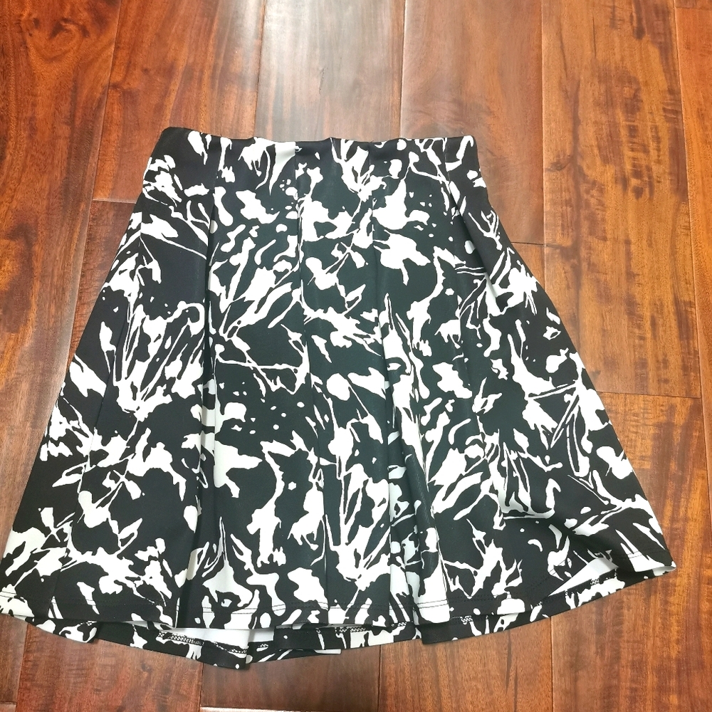 Hollister print mini skirt XS